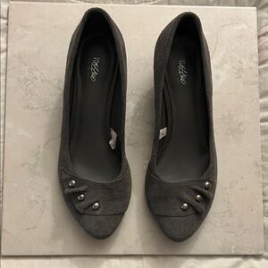 Elegant Gray Women's Shoes